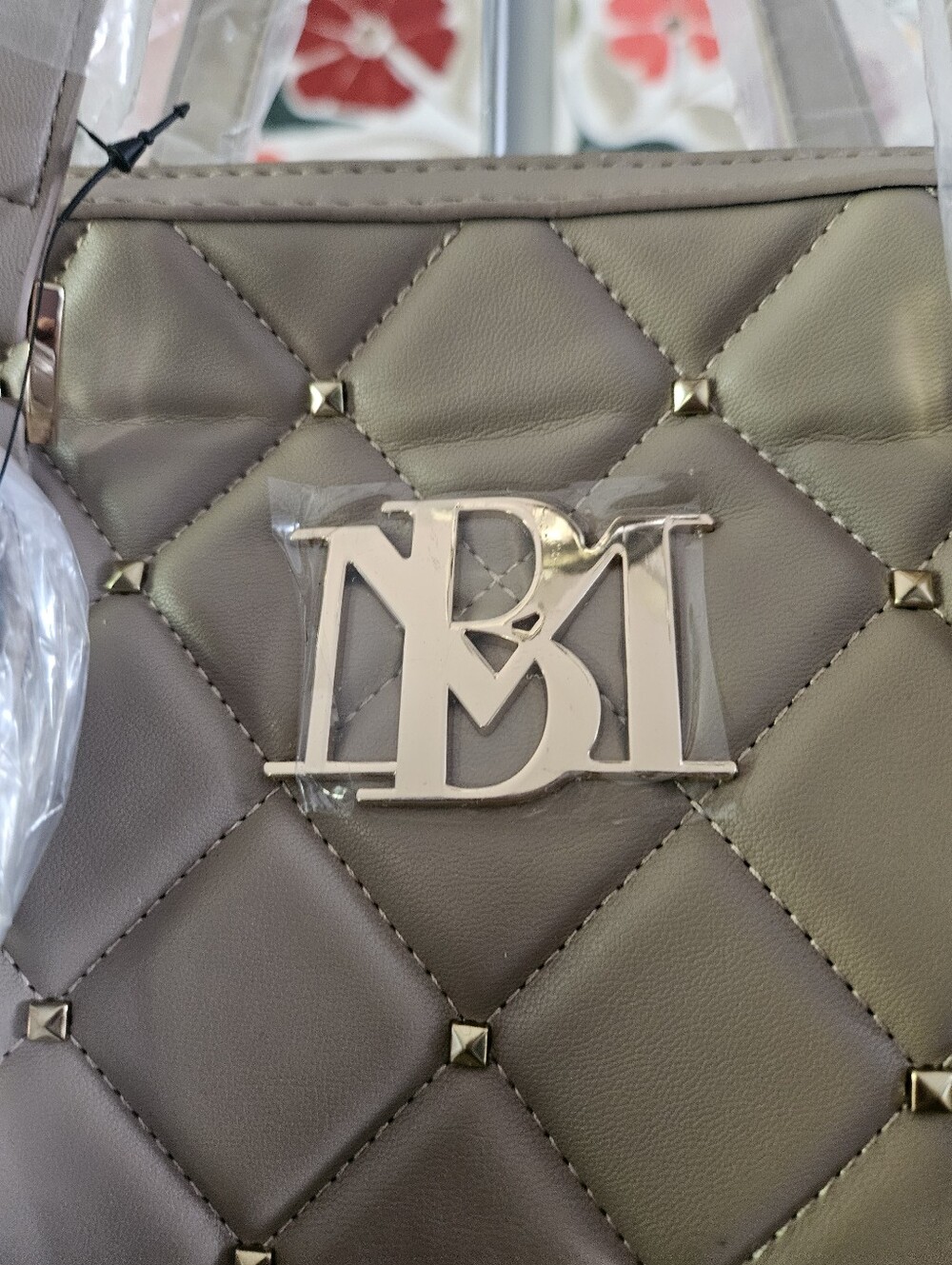 Badgley Mischka Quilted Tote Bag - Picture 3 of 9